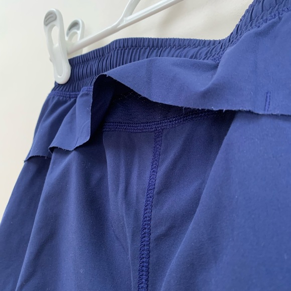 Navy Blue Iviva (Lululemon) Gym classified Short - Picture 3 of 5